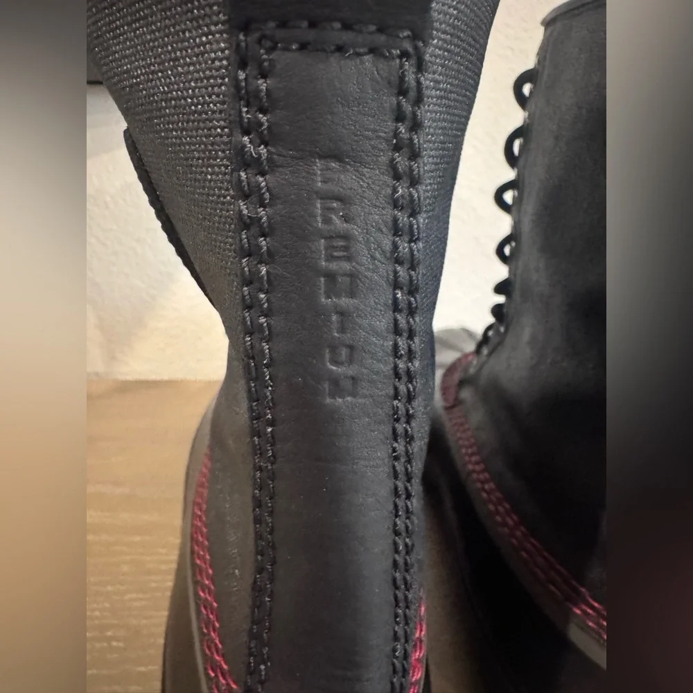 Like New Sorel Men's Black and Red 1964 Premium Boots